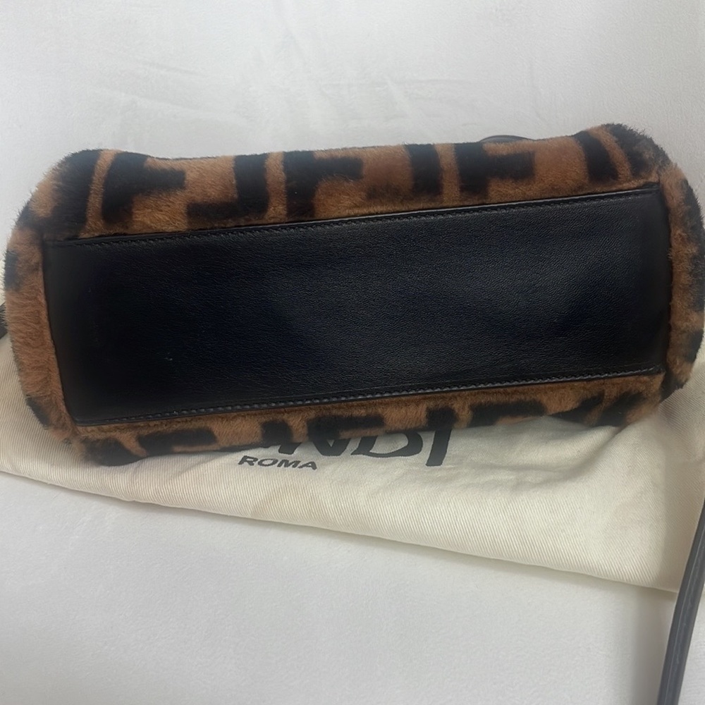 ❌SOLD❌ FENDI Mini Sheepskin Peekaboo🤎 - Picture 14 of 14